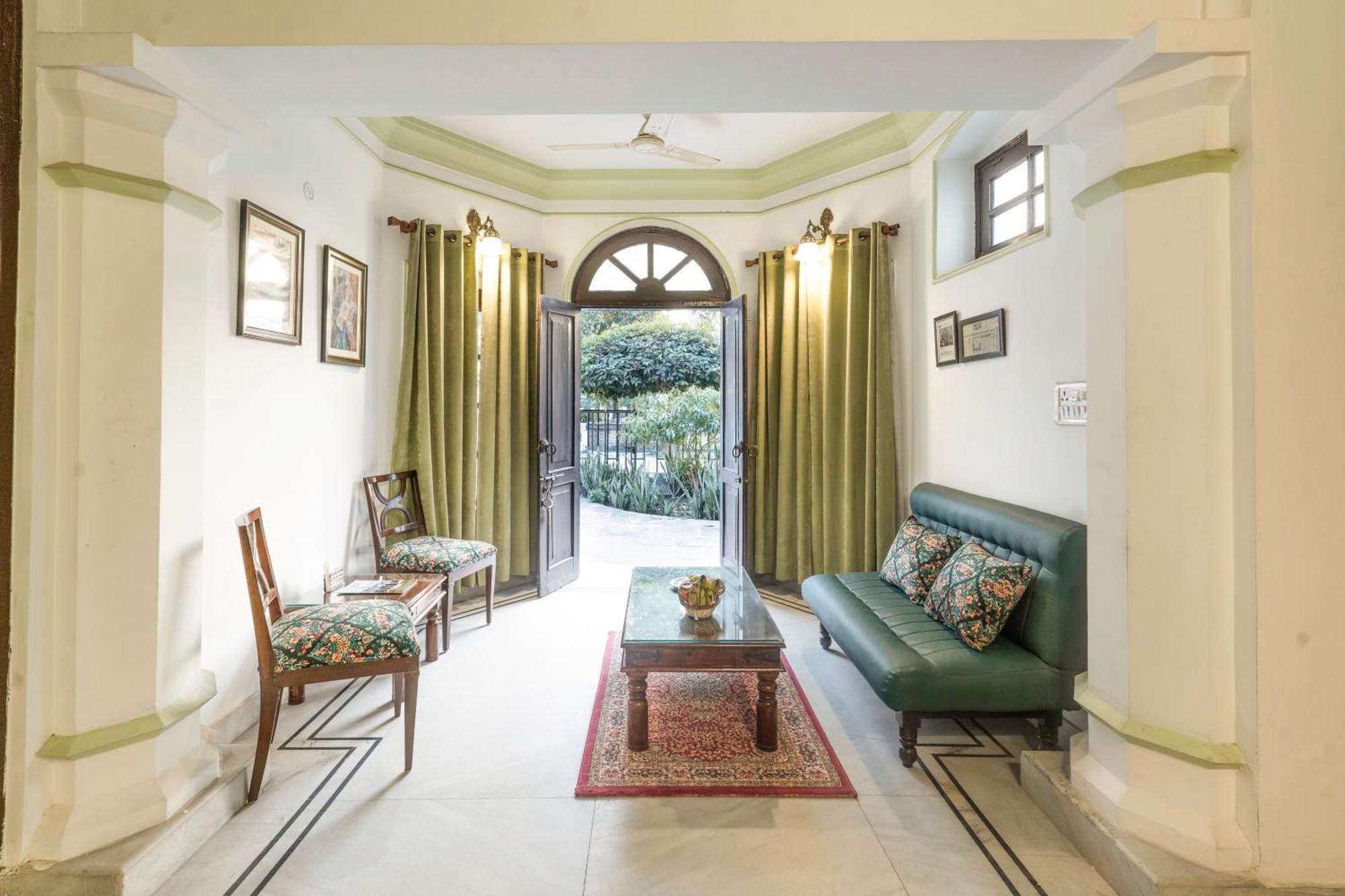 Hotel A Mansion Kashipur Esterno foto